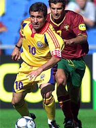 Hagi e Figo - Romênia x Portugal 1994