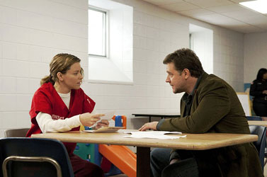 Elisabeth Banks e Russel Crowe