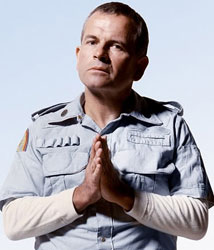 Ash (Ian Holm)